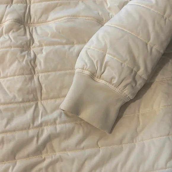 Lululemon White Pullover sz 2 - Picture 8 of 8